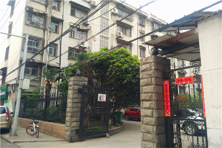 田湾小区3室三室两厅一卫带车库